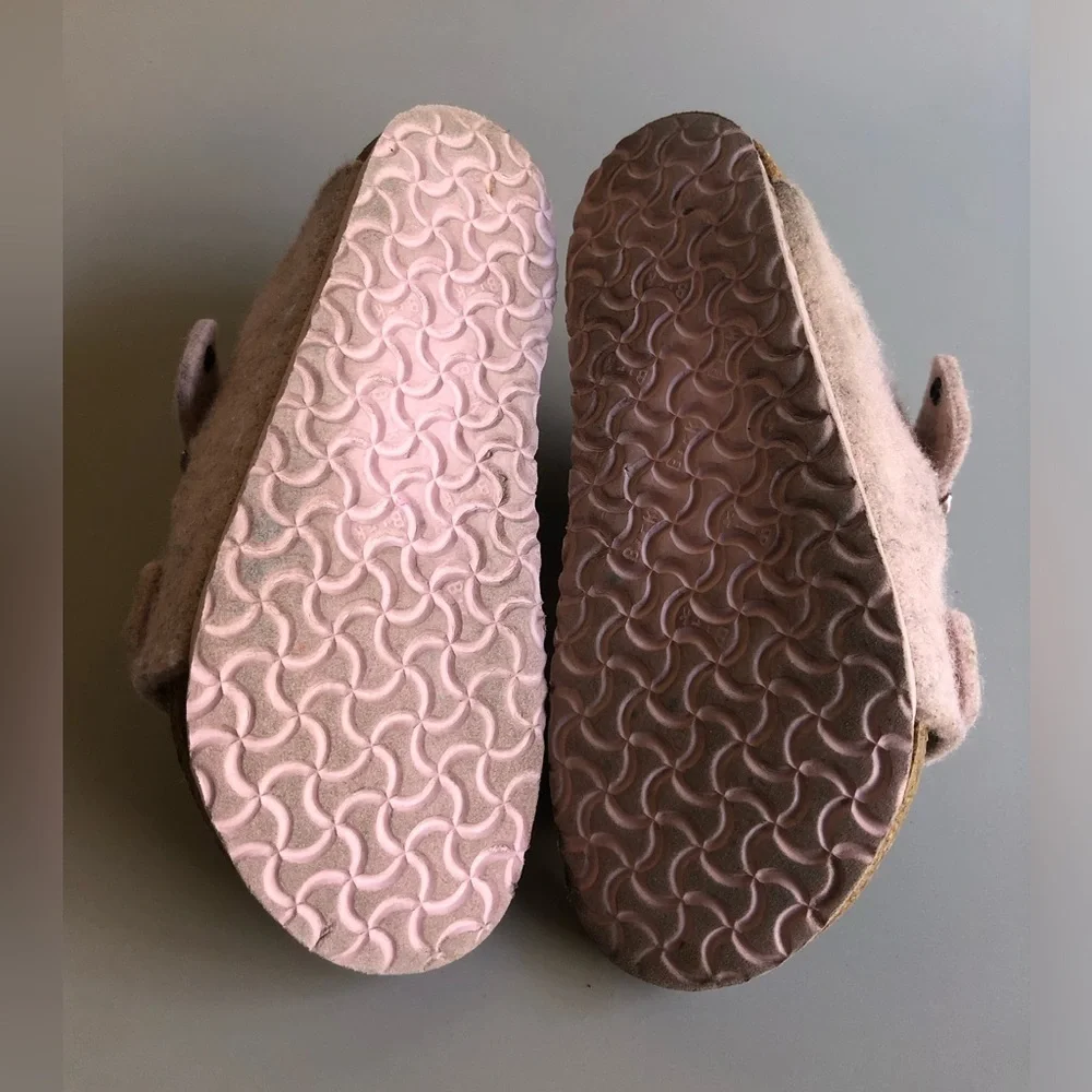 Birkenstock girl arizona